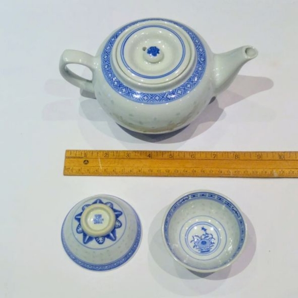Rice pattern white & Blue Chinese 50's, Tea pot w/ 2 matching cups. - Picture 12 of 12